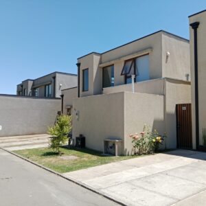 CASA EN CONDOMINIO JARDIN DEL ESTE  CHILLAN (ARRENDADA)